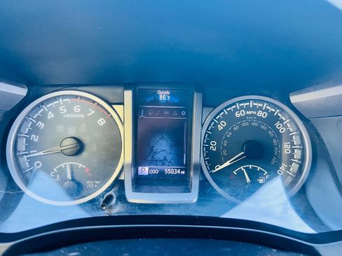 Used 2016 Toyota Tacoma SR5 RWD image 19