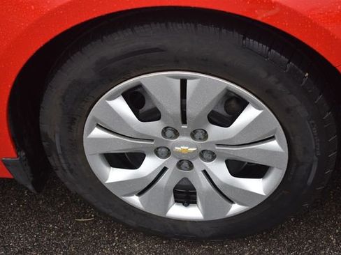 Used 2014 Chevrolet Cruze LS image 11