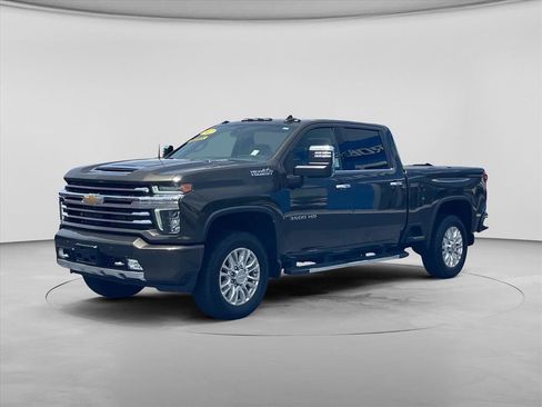 Used 2022 Chevrolet Silverado 3500 High Country w/ Technology Package AWD/4WD image 3