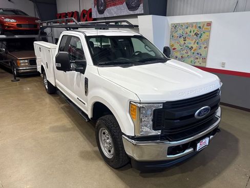 Used 2017 Ford F350 XL w/ Power Equipment Group AWD/4WD image 20