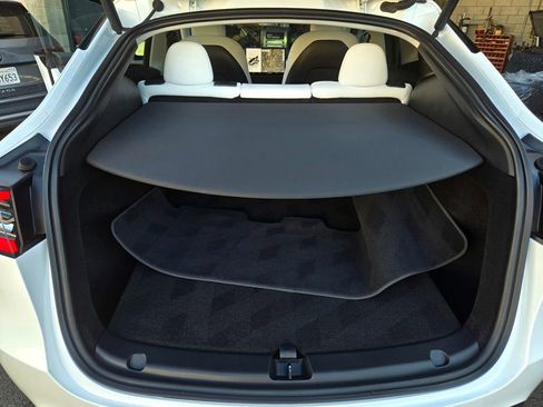 Used 2023 Tesla Model Y Long Range image 22