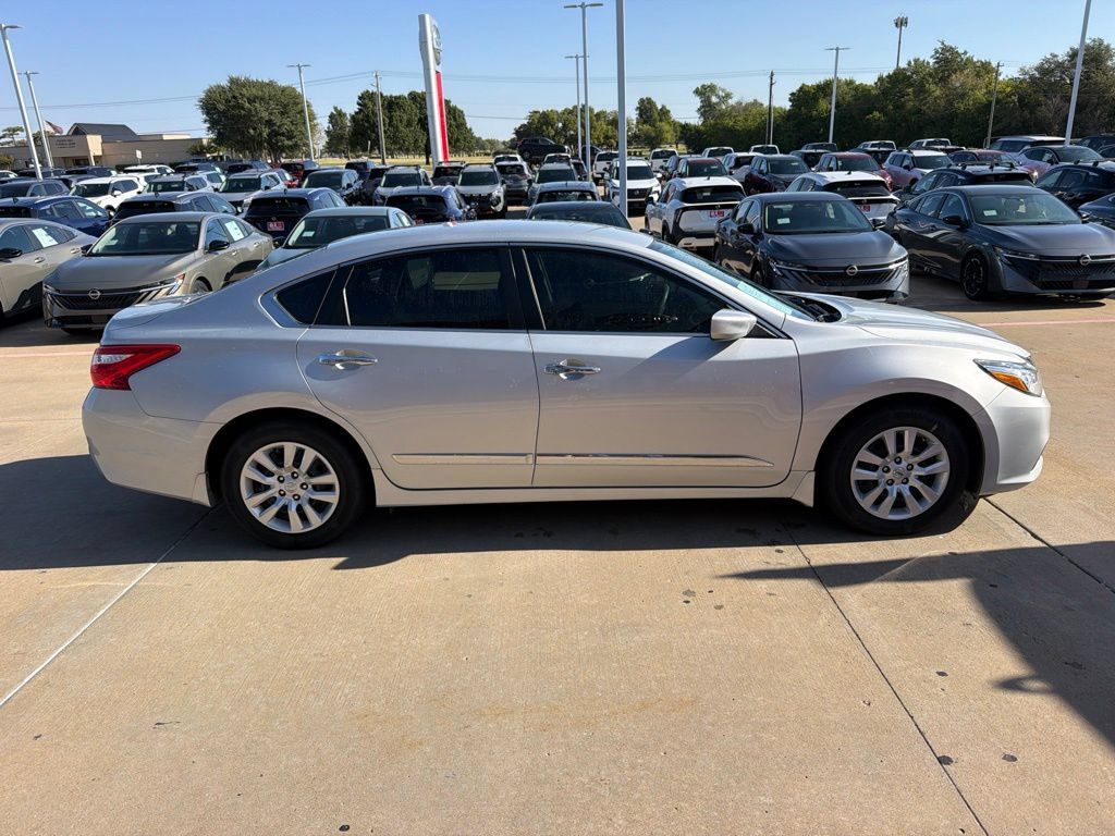 Used 2016 Nissan Altima 2.5 S w/ Power Driver Seat Package FWD image 6