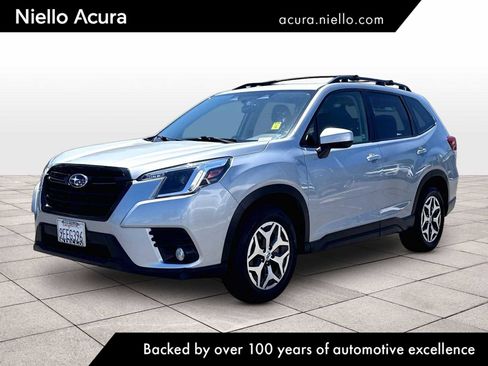 Used 2023 Subaru Forester Premium AWD/4WD image 1