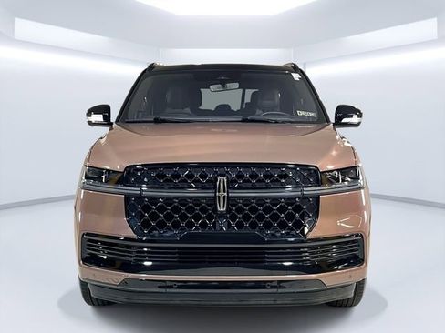 Used 2025 Lincoln Navigator Black Label image 2