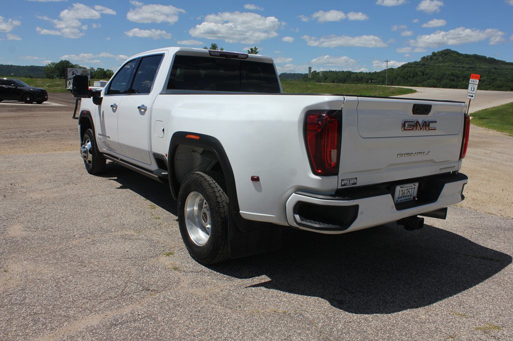 Used 2023 GMC Sierra 3500 Denali w/ Denali Ultimate Package AWD/4WD image 7