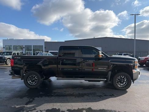 Used 2017 Chevrolet Silverado 3500 LT w/ LT Convenience Package image 8