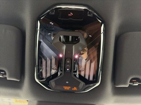 Certified 2023 BMW 760i xDrive w/ Executive Package image 30