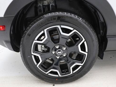 Used 2025 Ford Bronco Sport Outer Banks w/ Outer Banks Tech Package+ image 9