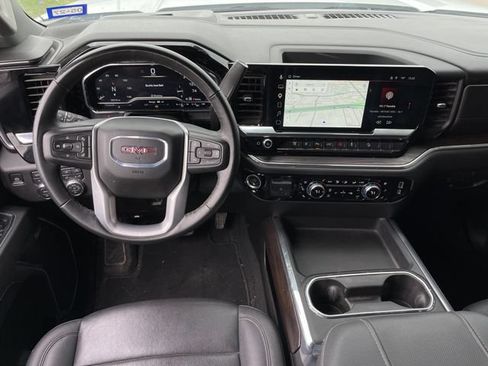 Used 2025 GMC Sierra 2500 SLT w/ SLT Convenience Package AWD/4WD image 11