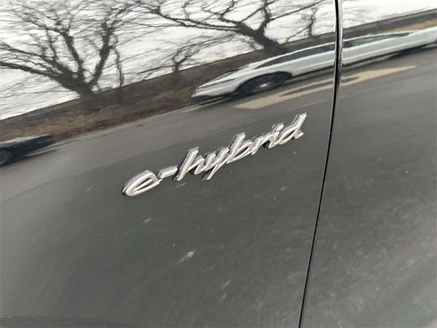 Used 2025 Porsche Cayenne Turbo image 12