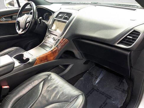 Used 2018 Lincoln MKX Reserve w/ Lincoln MKX Climate Package image 22