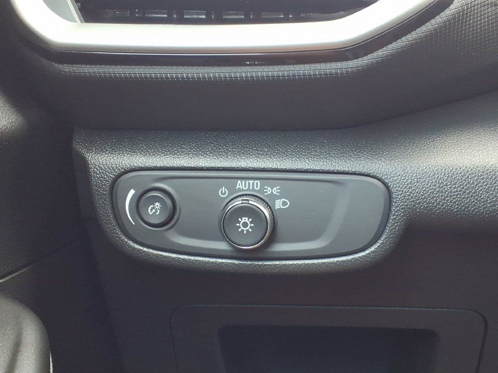 Used 2023 Chevrolet TrailBlazer LS FWD image 23
