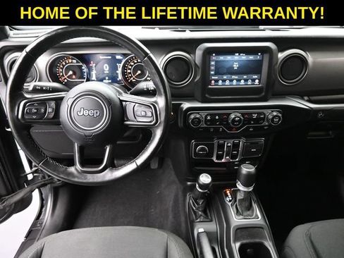 Used 2021 Jeep Gladiator Willys image 15