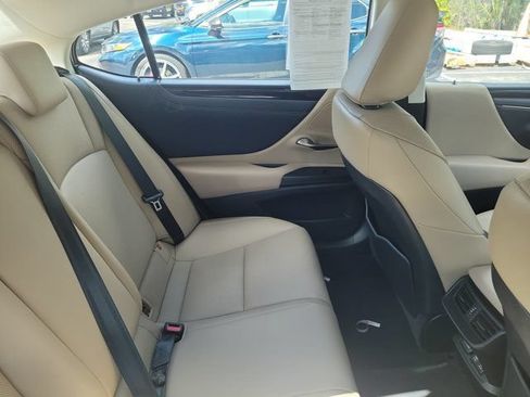 Used 2019 Lexus ES 350 w/ Premium Package FWD image 4