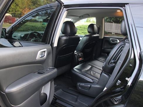 Used 2019 Nissan Pathfinder SL image 15