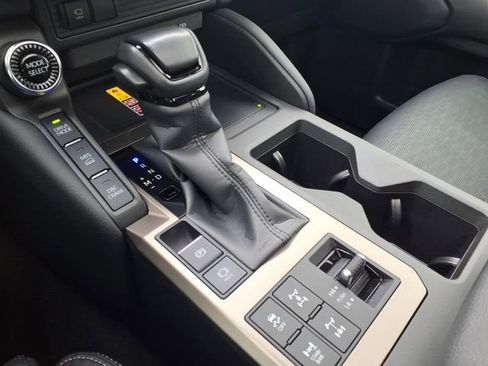 Used 2024 Toyota Land Cruiser image 18