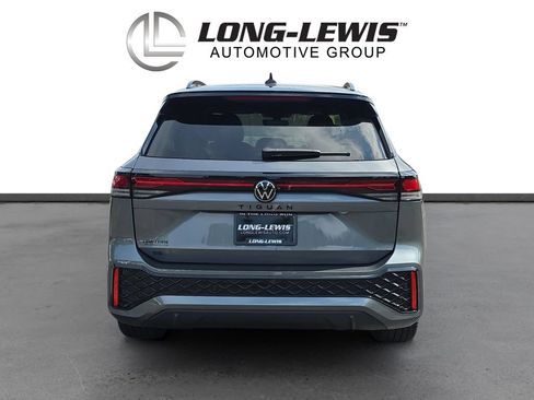 Certified 2026 Volkswagen Tiguan SE R-Line FWD image 5