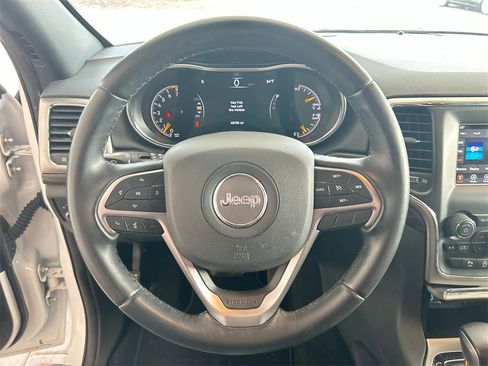 Used 2021 Jeep Grand Cherokee Laredo image 18