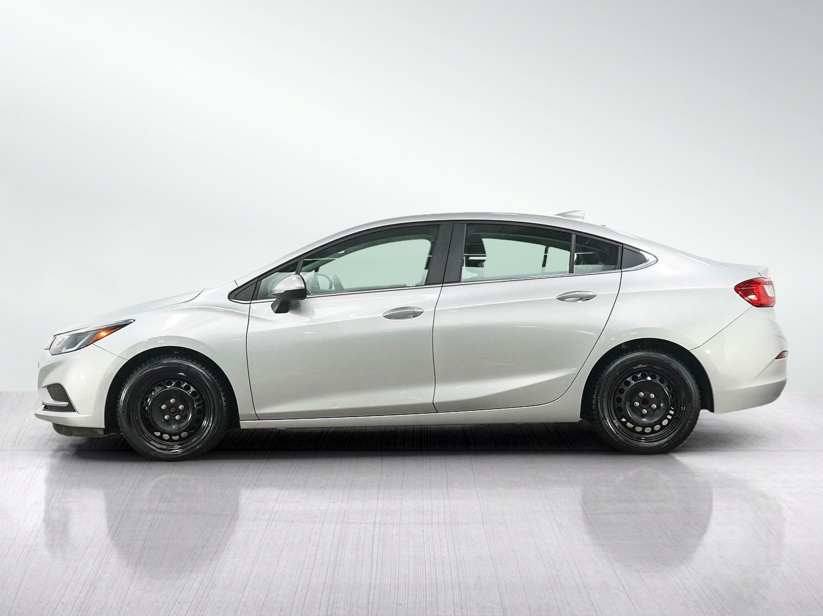 Used 2016 Chevrolet Cruze LT FWD image 2