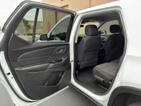 Used 2020 Chevrolet Traverse LS FWD image 46