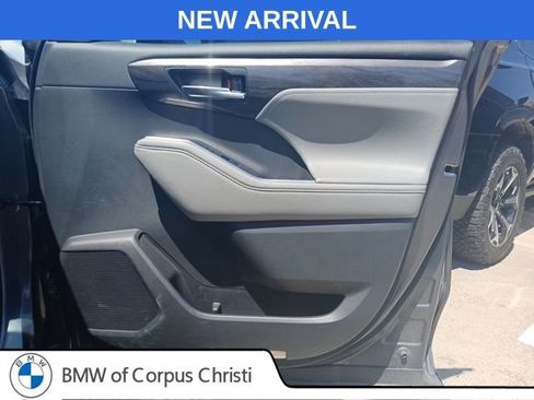 Used 2020 Toyota Highlander Platinum AWD/4WD image 15