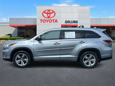 Used 2016 Toyota Highlander Limited w/ Driver Technology Package AWD/4WD image 2