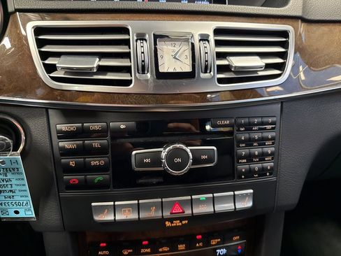 Used 2014 Mercedes-Benz E 350 4MATIC Sedan image 19
