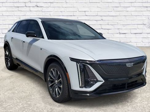 New 2026 Cadillac Lyriq Sport RWD image 4