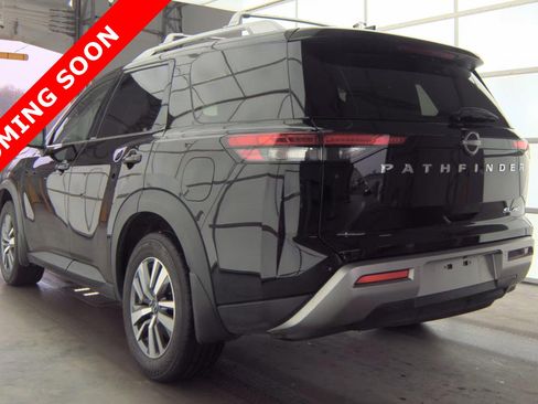 Used 2023 Nissan Pathfinder SL image 4