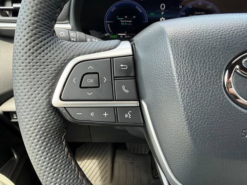 New 2026 Toyota Sienna Platinum AWD/4WD image 18