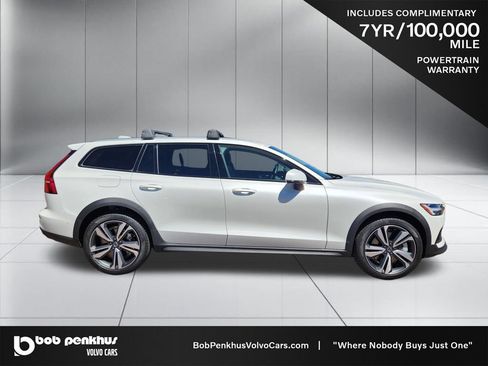 New 2026 Volvo V60 B5 Cross Country Plus w/ Climate Package AWD/4WD image 24