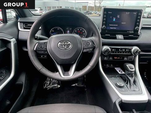 Used 2022 Toyota RAV4 SE w/ Convenience Package AWD/4WD image 6