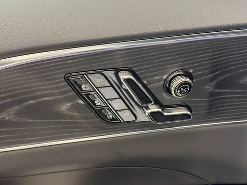 Used 2024 Cadillac Lyriq Sport RWD image 29