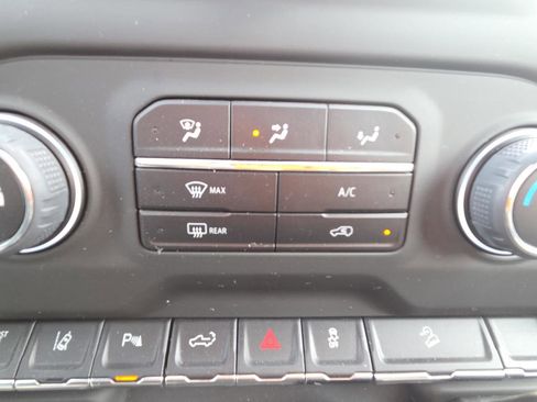 Used 2024 Chevrolet Silverado 2500 Custom w/ Custom Value Package image 35