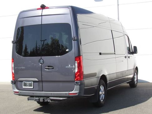 Used 2022 Mercedes-Benz Sprinter 2500 image 6