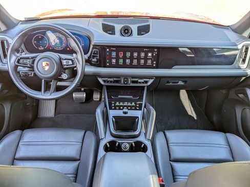 Certified 2025 Porsche Cayenne GTS AWD/4WD image 12