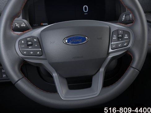 Used 2025 Ford Explorer Active AWD/4WD image 13