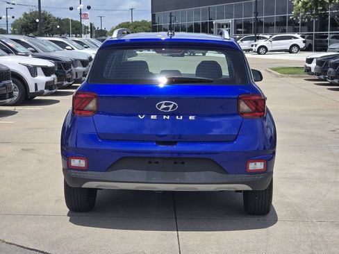 Used 2025 Hyundai Venue SEL FWD image 13