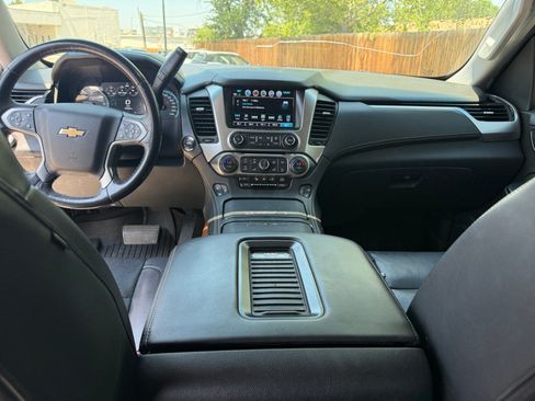 Used 2018 Chevrolet Suburban Premier AWD/4WD image 19
