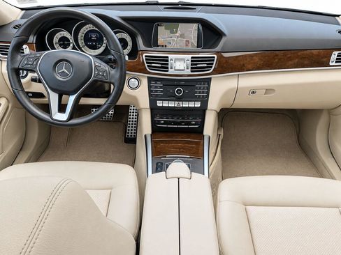 Used 2016 Mercedes-Benz E 350 4MATIC Wagon image 9