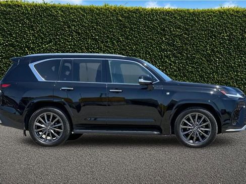 Used 2024 Lexus LX 600 F Sport AWD/4WD image 3