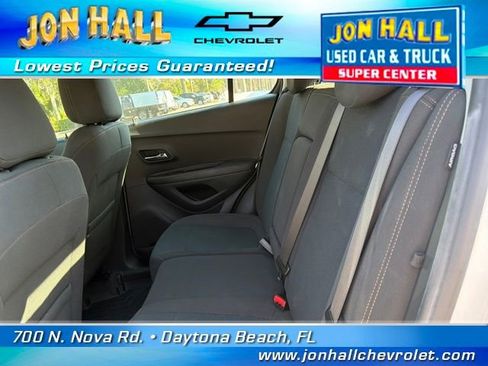 Used 2022 Chevrolet Trax LS image 16
