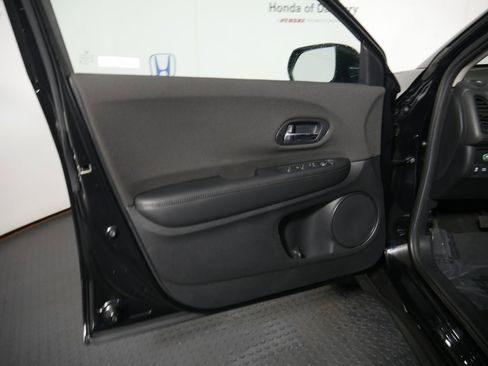 Used 2019 Honda HR-V LX image 14