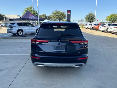 Used 2023 Mitsubishi Outlander SE FWD image 4