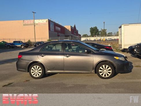 Used 2012 Toyota Corolla image 4