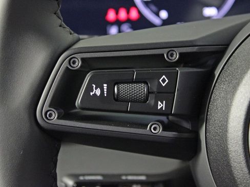 Used 2025 Porsche Taycan image 25