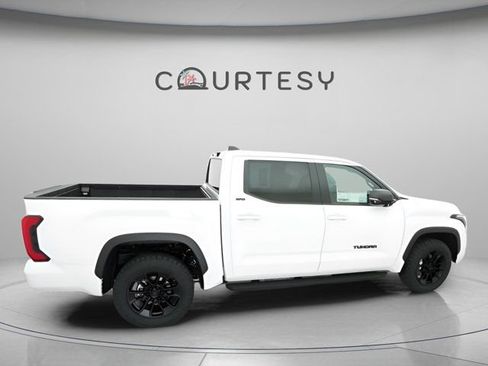 Used 2025 Toyota Tundra SR5 w/ SR5 Premium Package RWD image 27