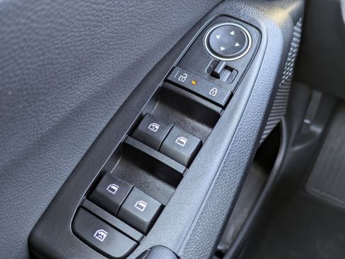 Certified 2025 Kia Seltos EX w/ EX Sunroof Package image 28