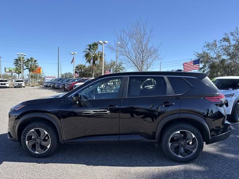 Used 2024 Nissan Rogue SV image 7