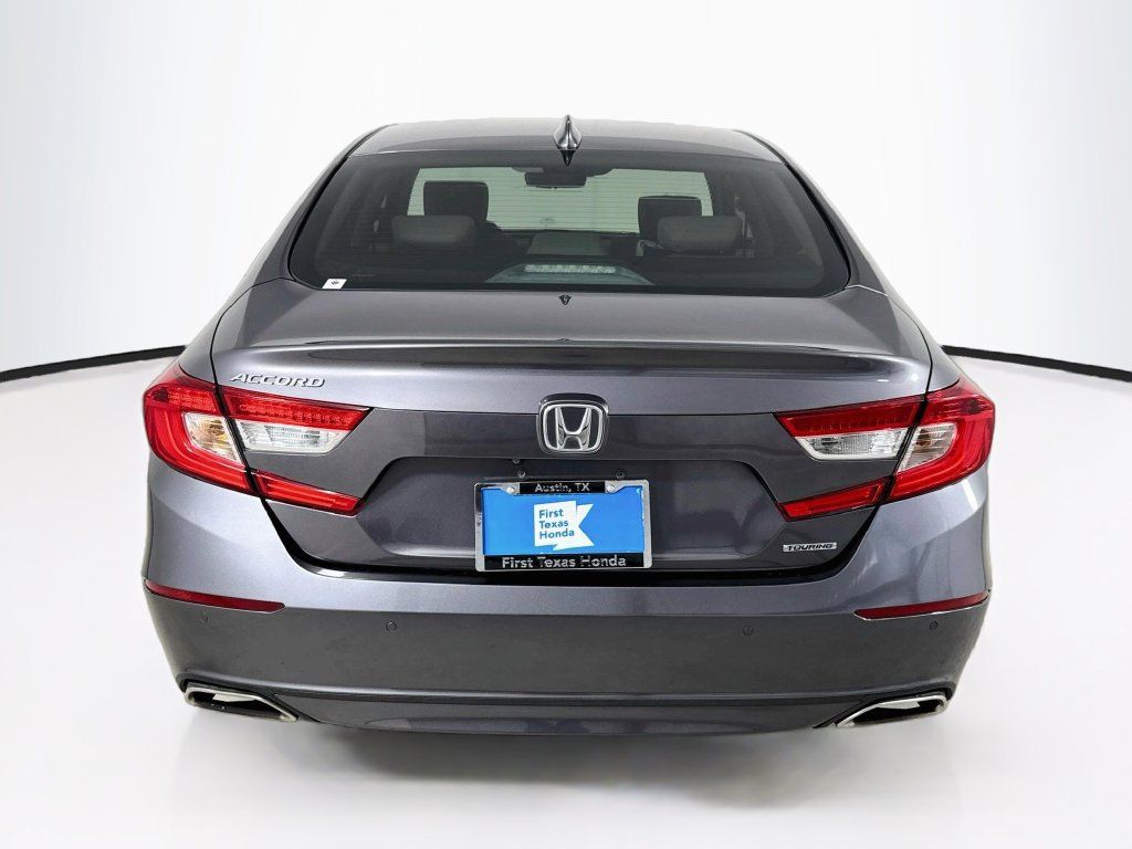 Used 2018 Honda Accord Touring image 7